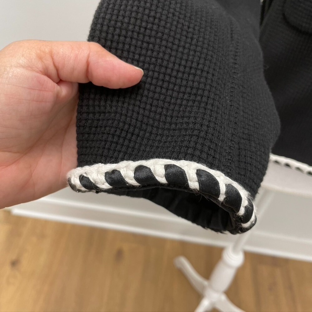 Chanel Waffle Knit Jacket Womens 40 8 Black Button Old Money Luxury Designer - Picture 4 of 16